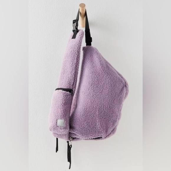 FP Movement Overachiever Sherpa Sling Bag Purple Lavender Teddy NWT - Picture 2 of 12